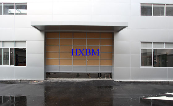 El aluminio de madera del color artesona la anchura de aluminio de las puertas 400m m del garaje de la junta de EPDM